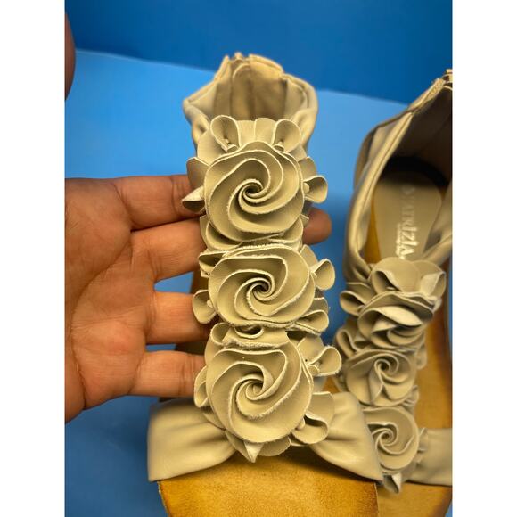 PATRIZIA Spring Step Harlequin Beige Wedge Sandals Shoes Size 7 Flowers T-Strap - Picture 12 of 12